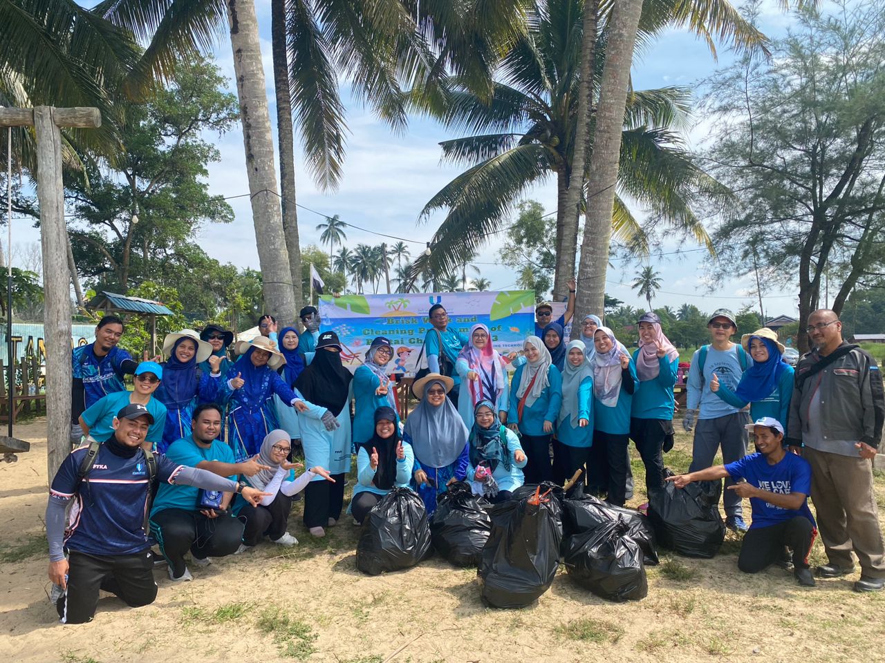 Brisk Walk & Cleaning Programme of Pantai Cherating, Pahang 2023 Faculty of Civil Engineering Technology on 13th July 2023